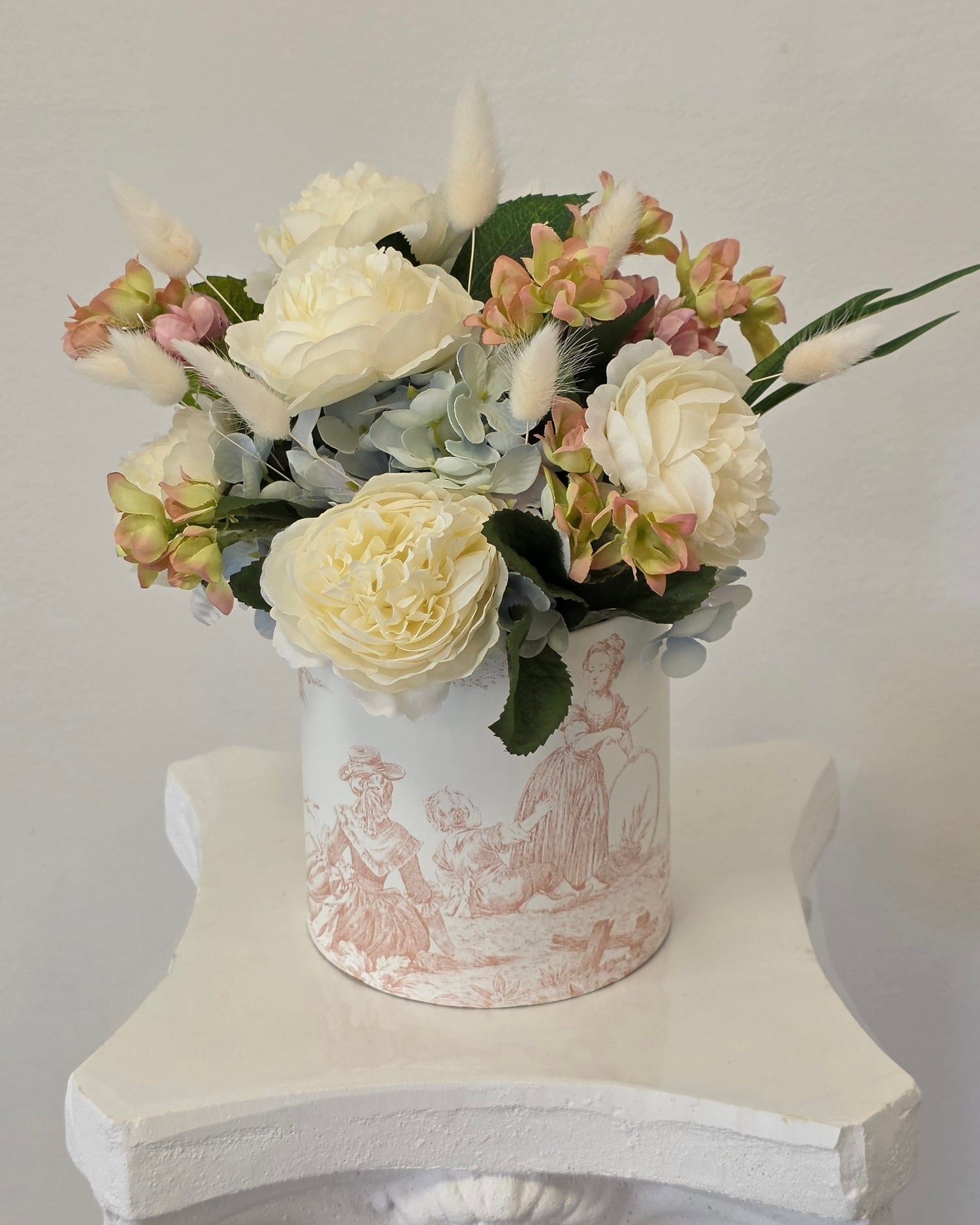 Photo of a permanent botanicals arrangement - Cover for the "Permanent Botanicals" collection